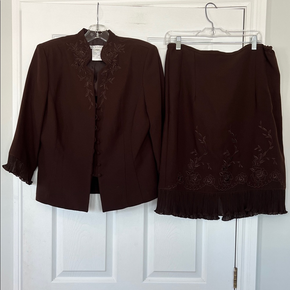 Chic Brown Skirt Set with Embroidered Details